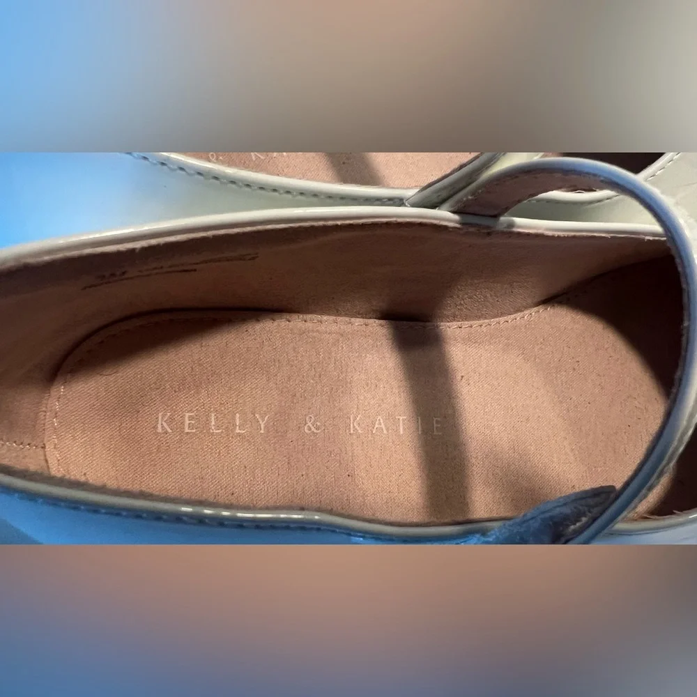 Kelly & Katie Wiley Mary Jane Pump - size 3